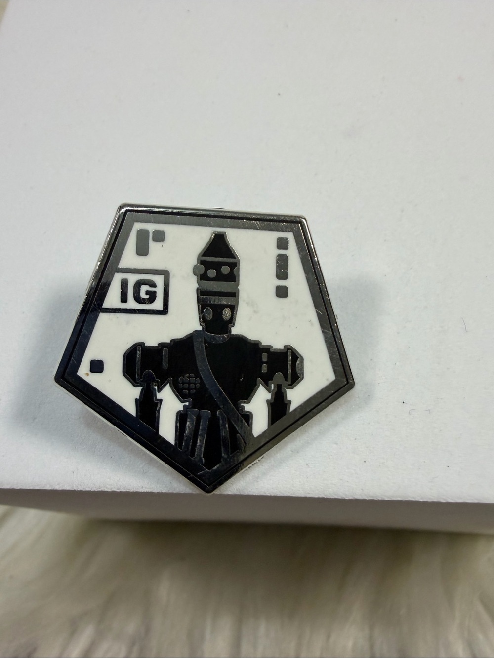 💜3/$15💜 DISNEY Black & White Enamel Robot Pin